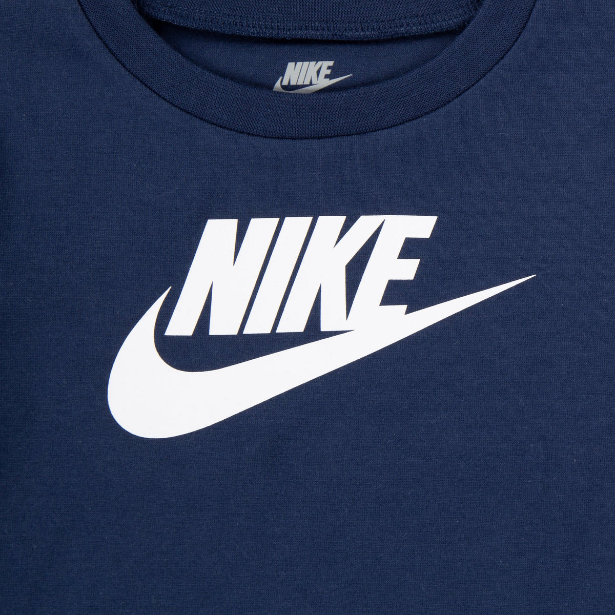 NIKE ENSEMBLE TEE-SHIRT ET SHORT CLUB