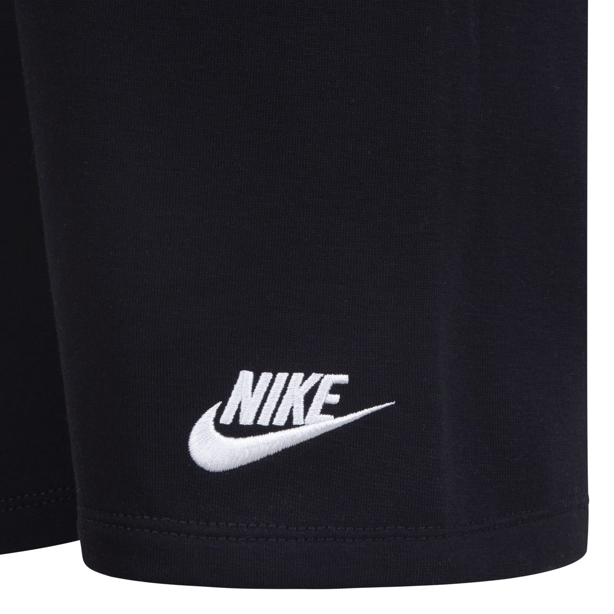 NIKE ENSEMBLE TEE-SHIRT ET SHORT CLUB